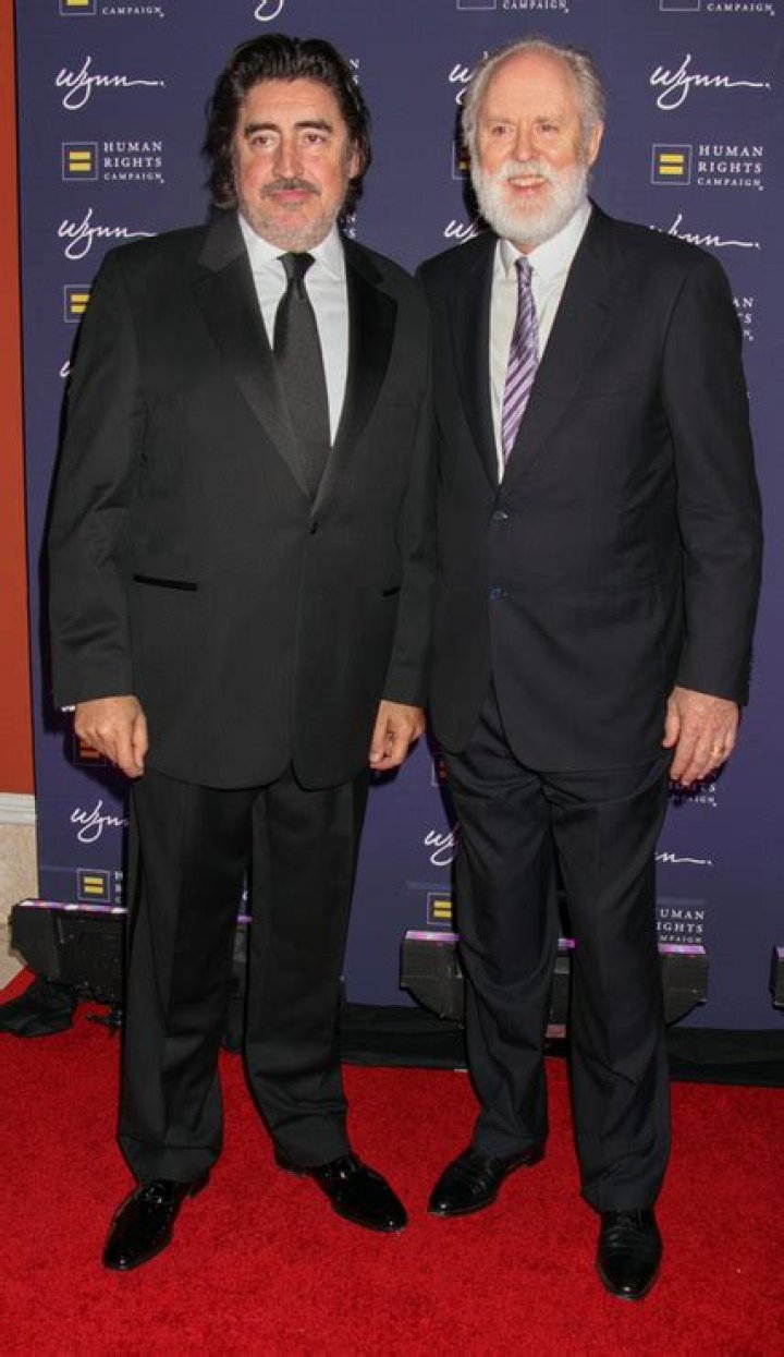 Alfred Molina Height