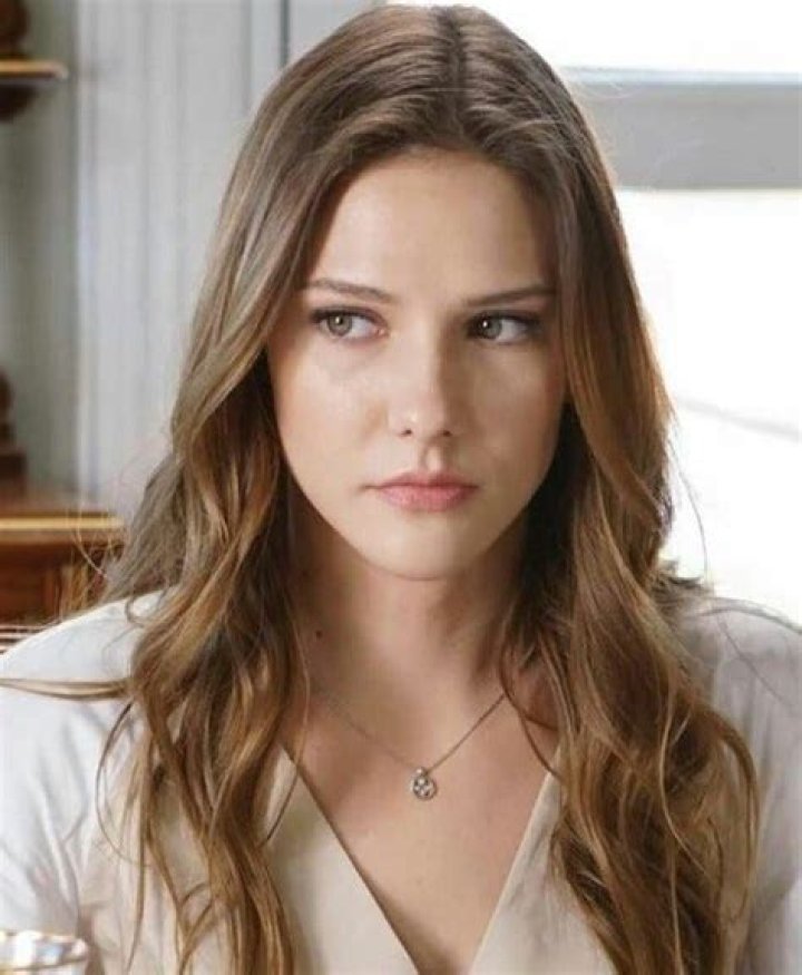 Alina Boz Wiki, Age, Height, Weight, Boyfriend, Biography & Family