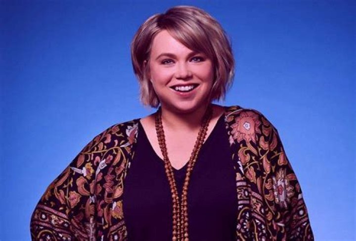 Amanda Fuller net worth, wiki, bio, height, marriage, husband, kids.