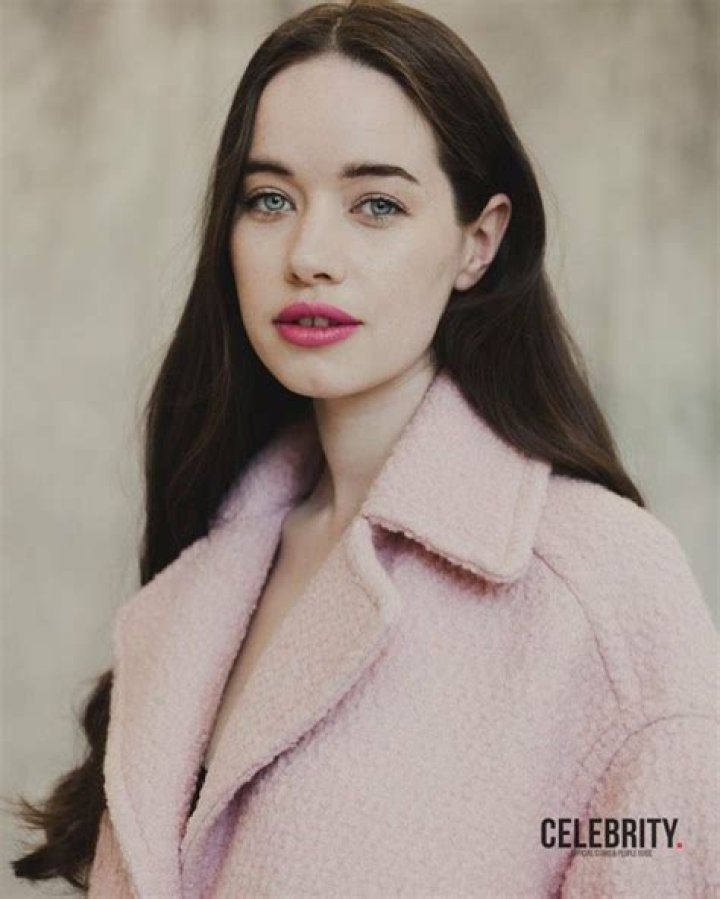 Anna Popplewell Wiki : Est-elle mariée, qui est son mari ? - Celebrity.tn