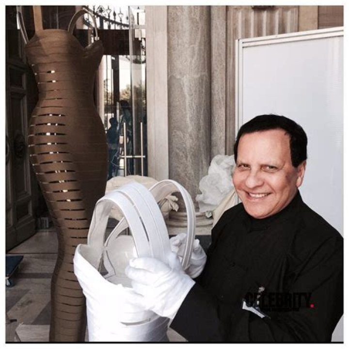 Azzedine Alaïa Wiki, Biographie, Age, Taille, Mariage, Contact & Informations
