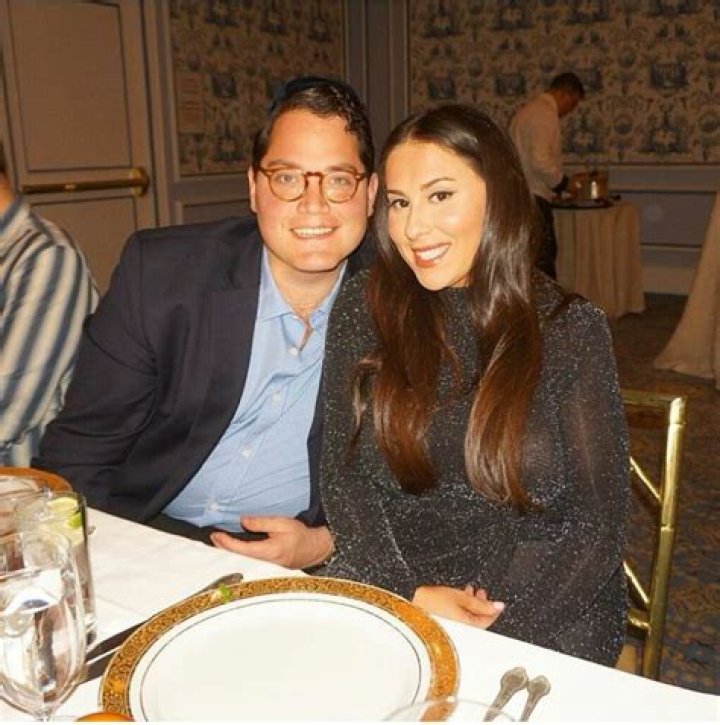 Claudia Oshry Net Worth, Mother, Age, Weight, Height, Boyfriend