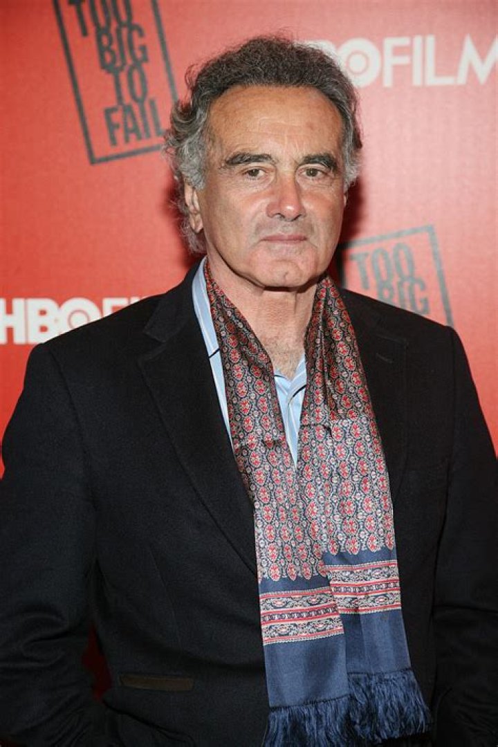 Dan Hedaya Height
