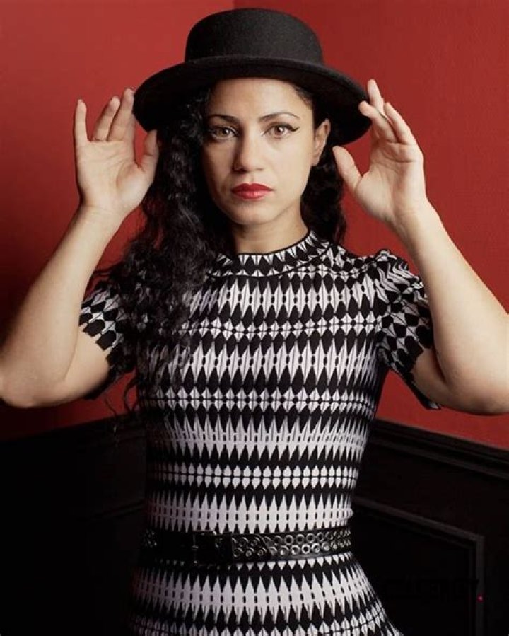 Emel Mathlouthi Wiki, Biographie, Age, Taille, Mariage & Informations