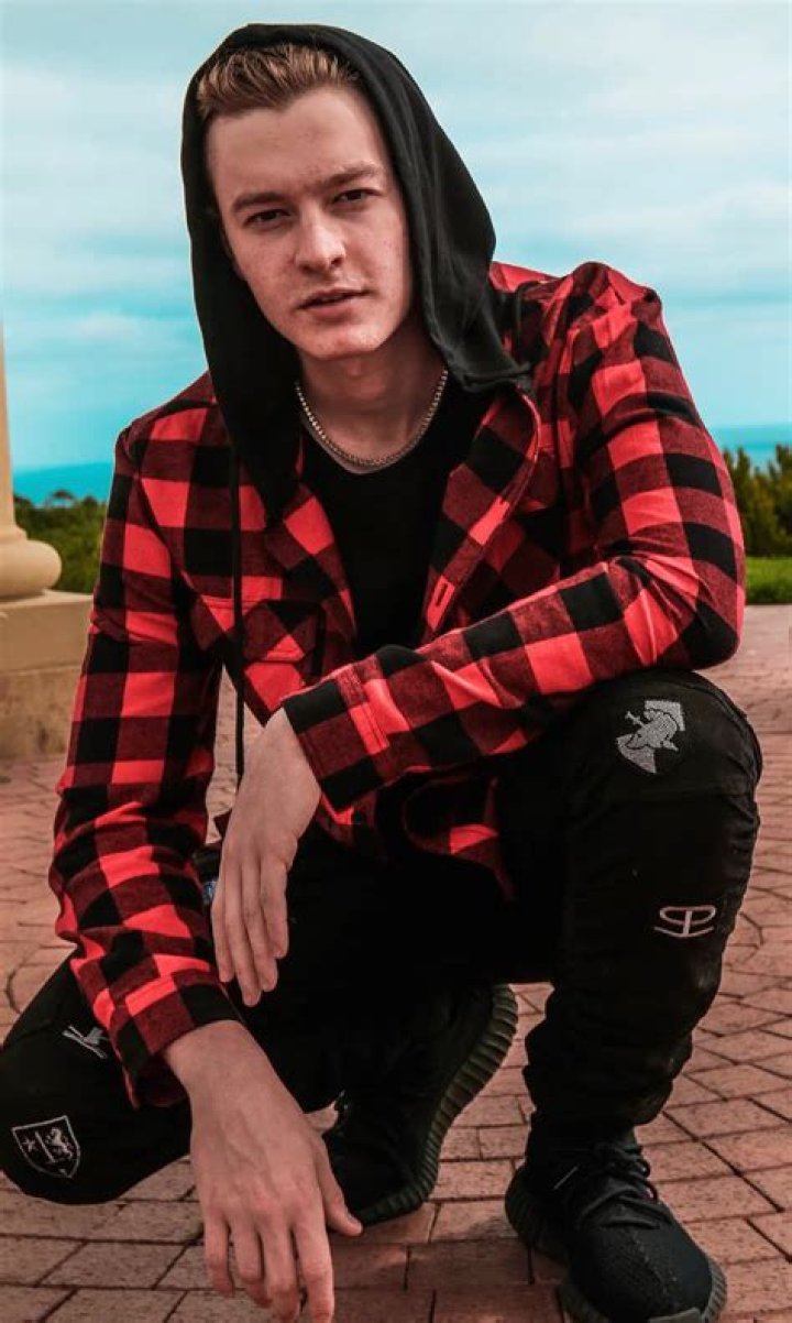 FaZe Blaziken Height