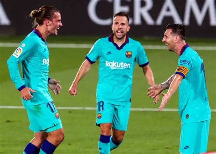 FC Barcelona Fans Should Feel Concerned Despite Win Against Villarreal