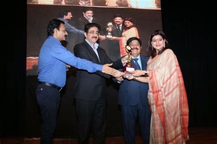 Garima Singh Journalist Wikipedia: News24 Anchor Husband And Family