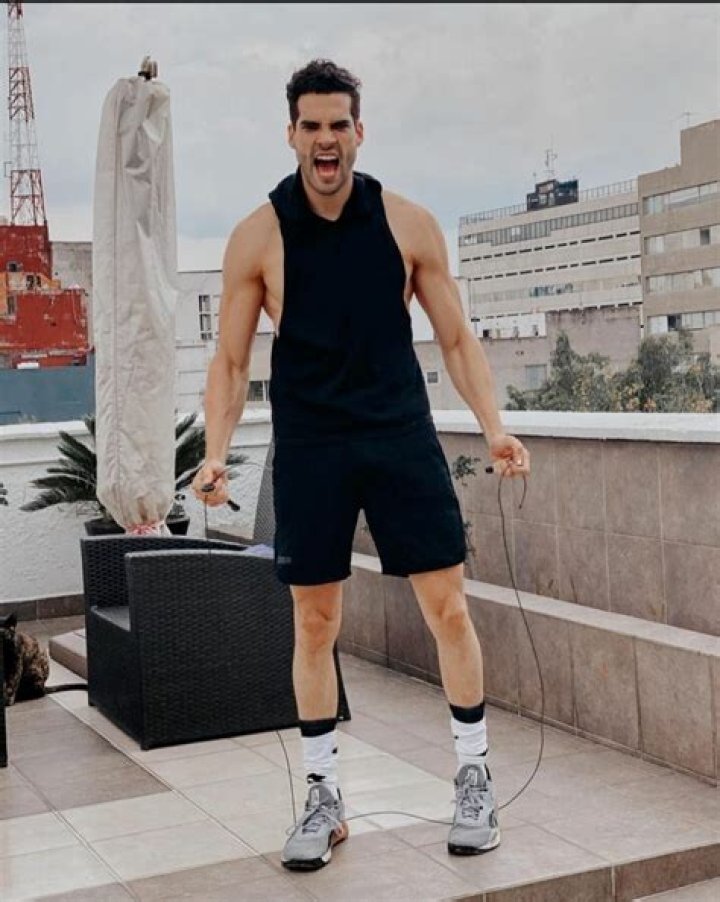 Guty Carrera Bio, Wiki, Age, Height, Details, Info, Biography, Girlfriend