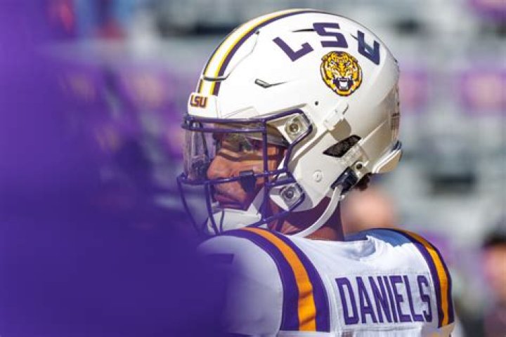 LSU QB Jayden Daniels Wins 2023 Heisman Trophy