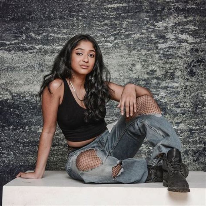 
Maitreyi Ramakrishnan Net Worth – Had A Salary Of $20K Per Episode And Now An Increment Of 5%
