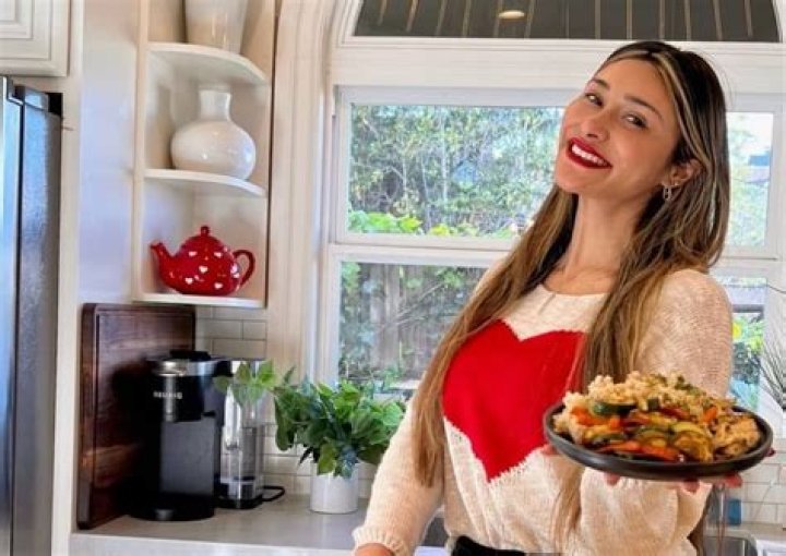 Mayra Wendolyne Net Worth, Age, Height, Husband, Wiki