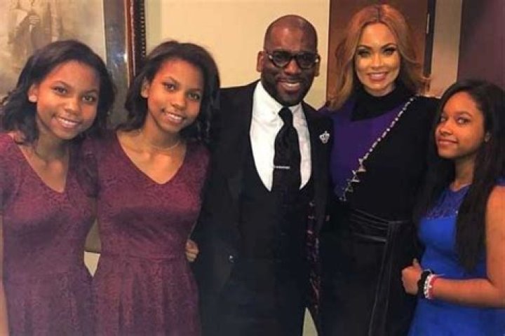 
Meet Adore Bryant And Angel Bryant – Photos Of Jamal Harrison Bryant’s Twin Daughters With Ex-Wife Gizelle Bryant
