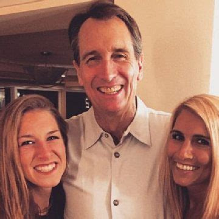 
Meet Ashley Collinsworth and Katie Collinsworth – Photos Of Cris Collinsworth’s Daughters With Wife Holly Bankemper
