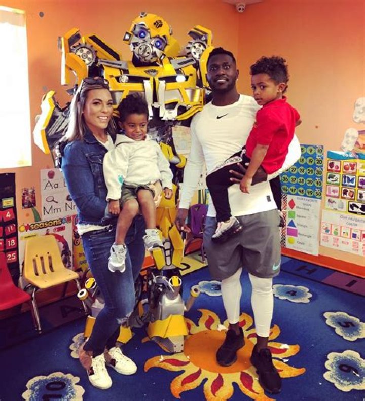Meet Autonomy Brown – Photos Of Antonio Brown’s Son With Baby Mama Chelsie Kyriss