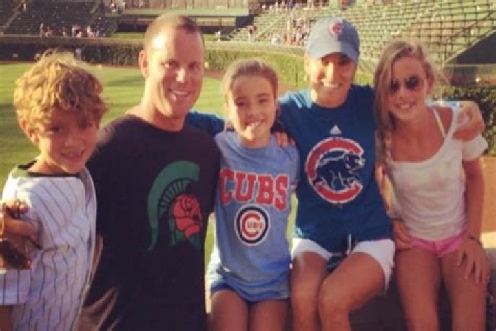 
Meet Campbell Sullivan: Photos of Kit Hoover’s Daughter with Husband Crowley Sullivan
