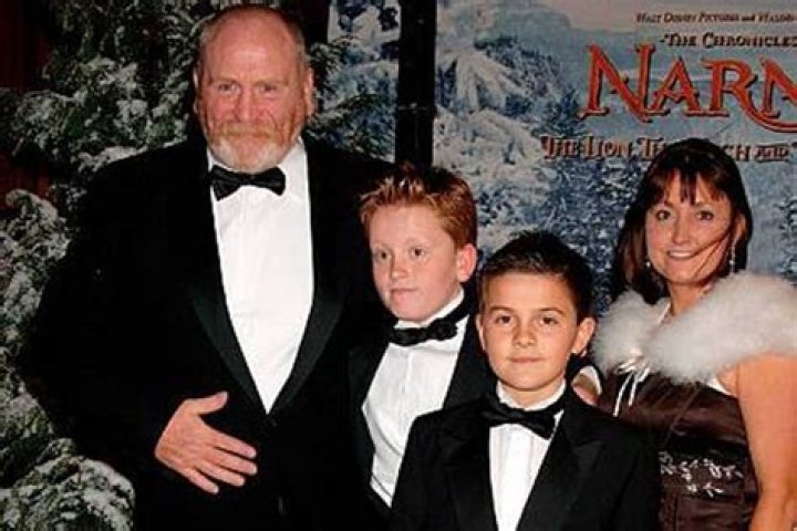 
Meet Findlay Cosmo and Ethan Cosmo – Photos Of James Cosmo’s Son With Wife Annie Harris

