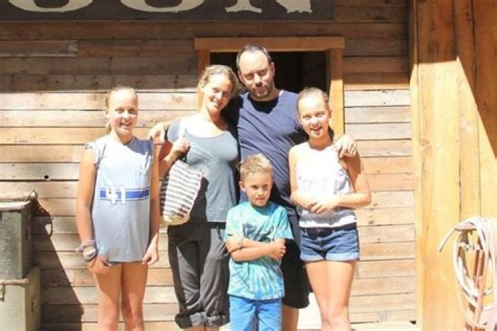 
Meet Grace Anne Matthews – Photos Of Dave Matthews’s Daughter With Jennifer Ashley Harper
