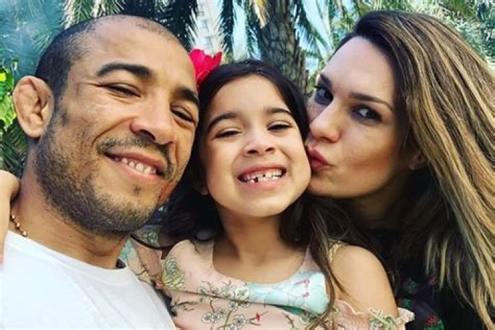 
Meet Joanna Aldo – Photos Of José Aldo’s Daughter With Wife Vivianne Aldo
