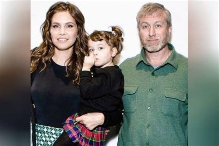 
Meet Leah Lou Abramovich – Photos Of Dasha Zhukova’s Daughter With Roman Abramovich
