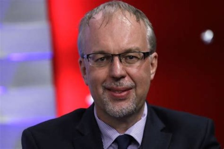 
Meet Raine Riggs – Photos Of Levi Sanders’ Wife Who Is A Neuropsychologist
