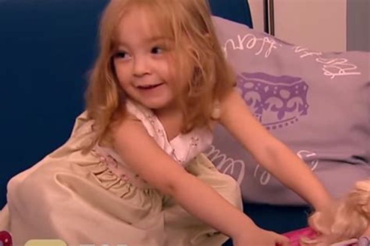 
Meet Samantha Rose Williams – Photos Of Barry Williams’ Daughter With Elizabeth Kennedy
