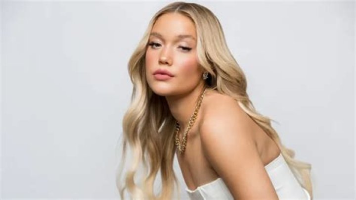 Olivia Ponton Age, Height, Sexuality, Girlfriend, Net Worth, Wiki