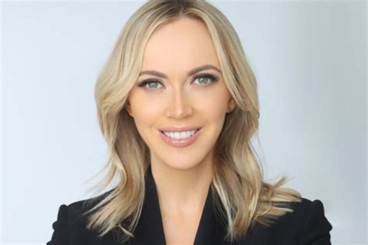 Paula Reid CNN, Bio, Wiki, Age, Height, Husband, Trrump, CBS, Salary, and Net Worth