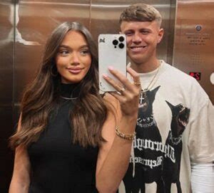 Phoebe Tomlinson Age: Boyfriend’s Name, Height, Family, Siblings, Profession & Biography of Louis Tomlinson’s Sister