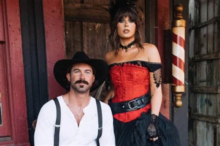 Riley Green Set to Release Seven Song Project Titled, “Behind The Bar” This Friday! – Celeb Secrets Country