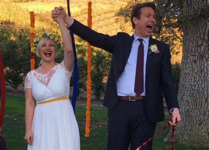 The truth of Pete Holmes wife Valerie Chaney. Her wiki/bio age, net worth.