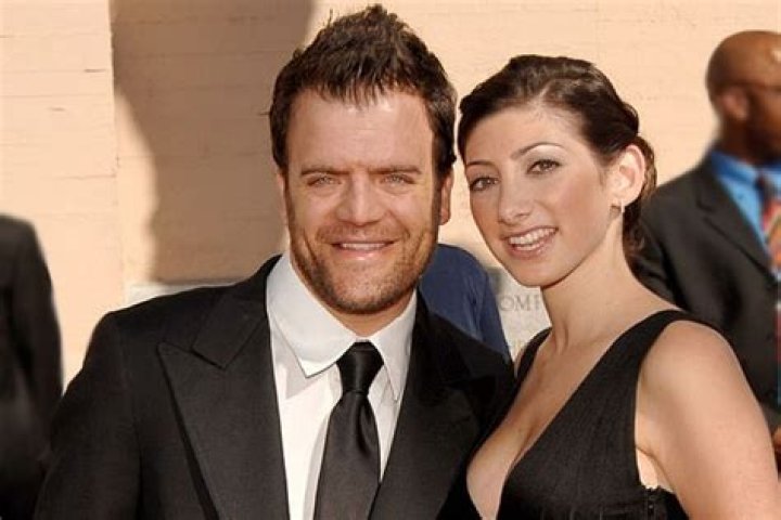
Who Is Kevin Weisman’s Ex-Wife Jodi Tanowitz?
