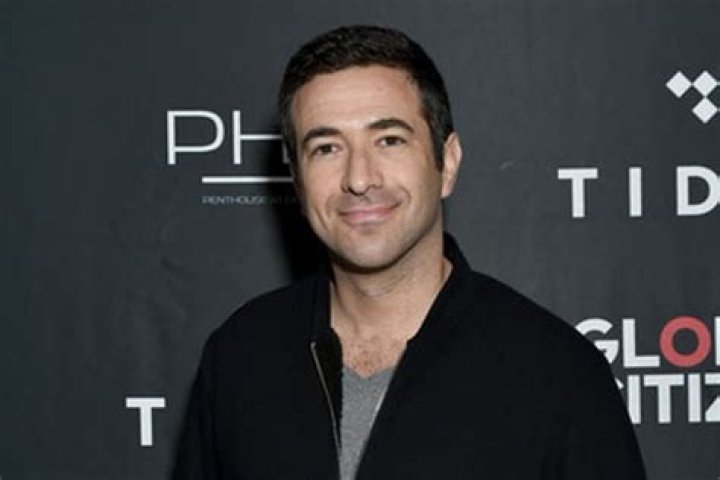 Why are Young Woman Head Over Heels for MSNBC’s Ari Melber? Is It His Ability To Mix Rap And Politics In His Show?